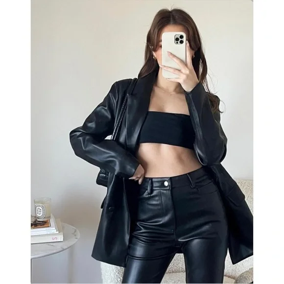 Missguided Black Soft Faux Leather Oversized Blazer - Picture 5 of 14